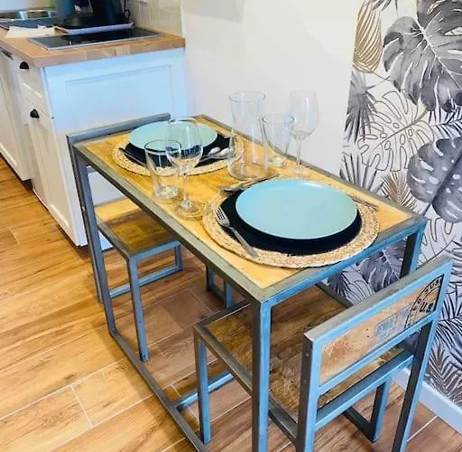 Du Chateau Climatisee Daire *